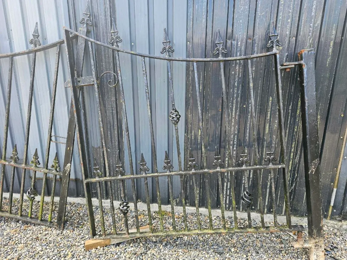 Metal Gates - Image 3