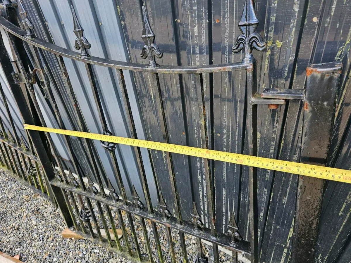 Metal Gates - Image 4