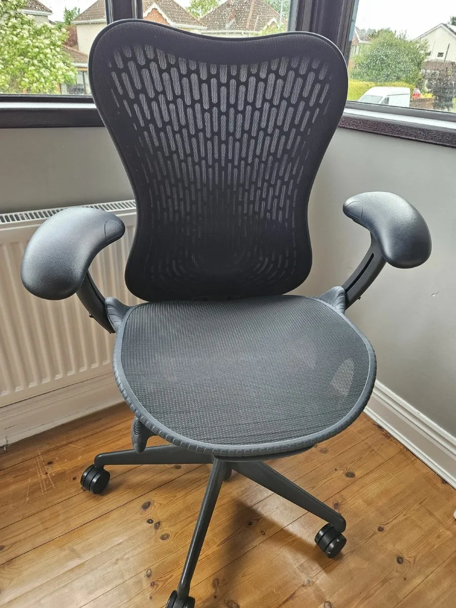 Ergonomic office chair - "Herman Miller" - Image 1