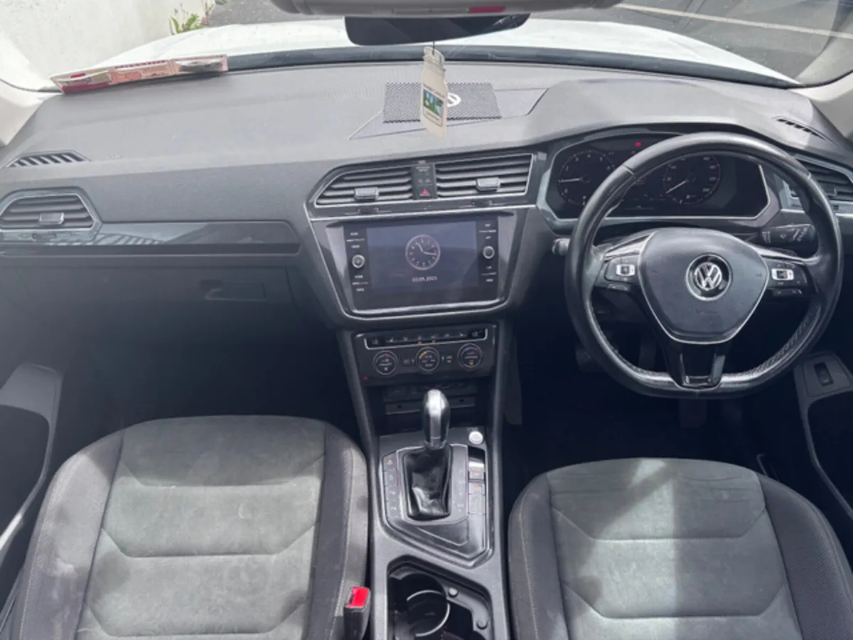 VOLKSWAGEN TIGUAN ALLSPACE R-LINE 1.5 TSI 150 5DR - Image 2