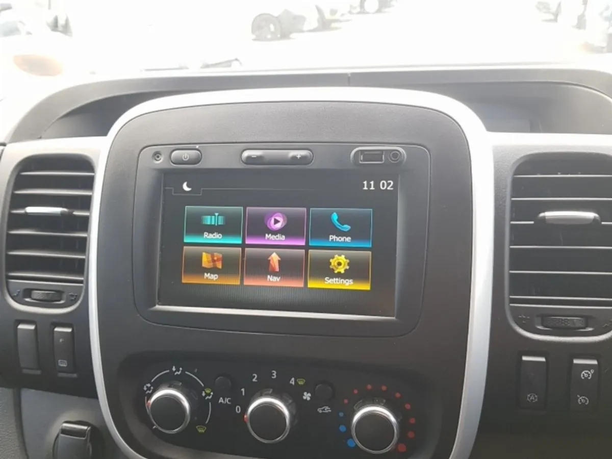 Renault Trafic 145 Sport EX VAT Price Displayed - Image 4