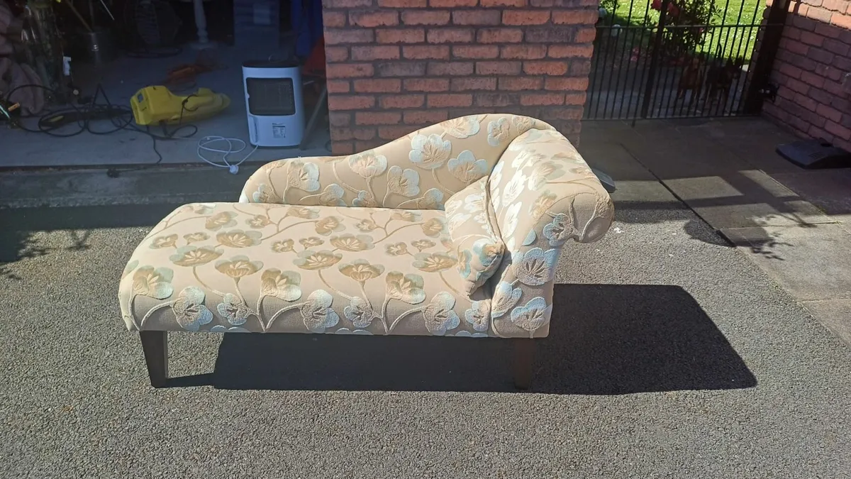 Beautiful chaise longue