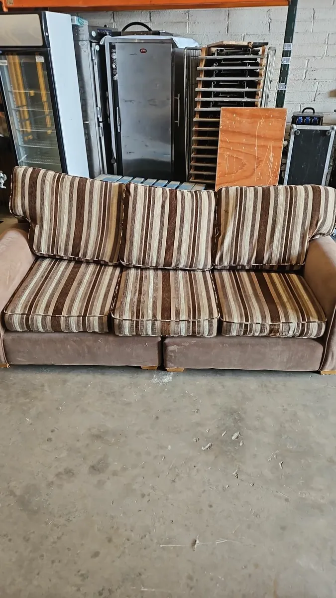 3 seater plus 2 x 1 seaters - Image 1