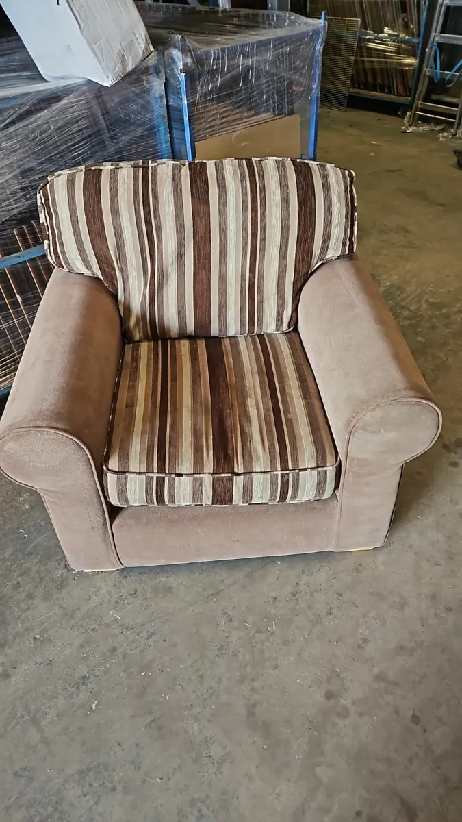 3 seater plus 2 x 1 seaters - Image 2