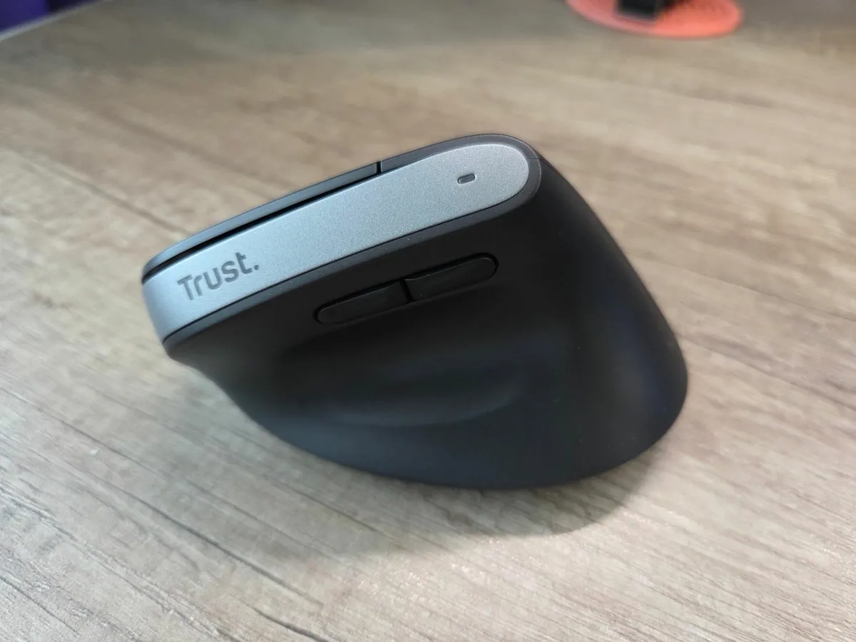 Trust Bayo+ Rechargeable Vertical Mouse Bluetooth - Image 2