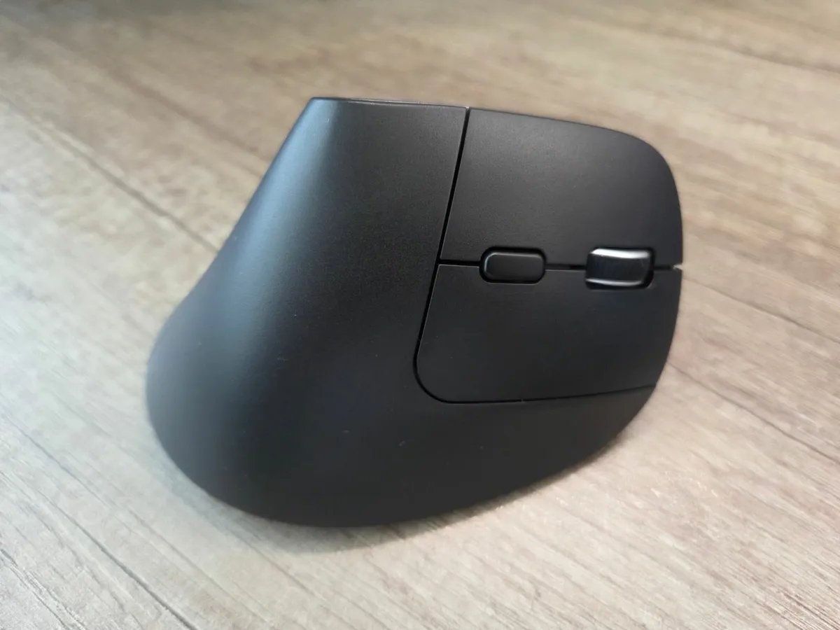 Trust Bayo+ Rechargeable Vertical Mouse Bluetooth - Image 4