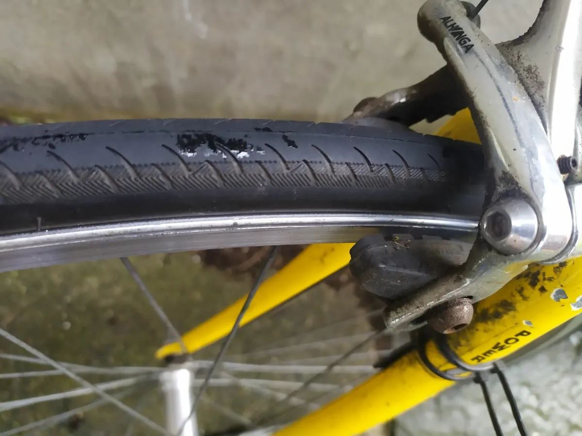 Road Bike 26"Wh.New tyres - Image 3