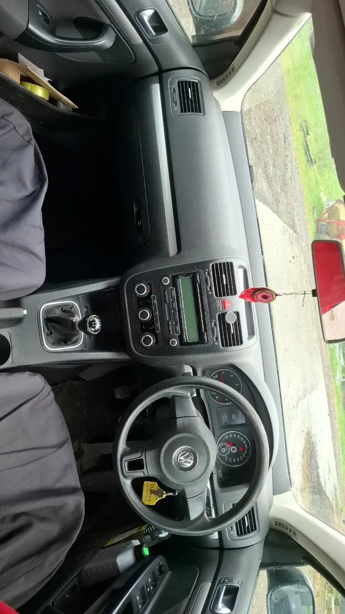 Volkswagen Jetta 2010 - Image 4