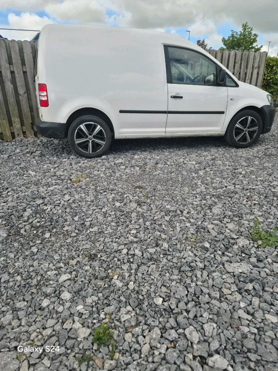Volkswagen  Caddy 2015 - Image 2