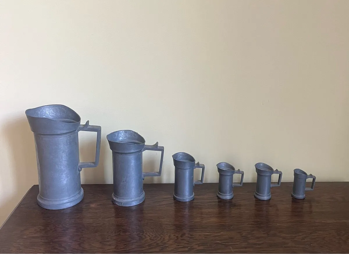 Set of Graduating Pewter Tankards - Image 2