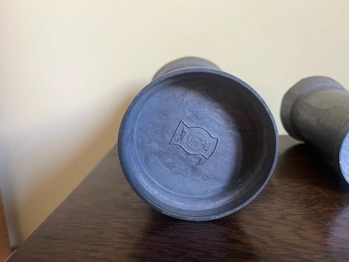 Set of Graduating Pewter Tankards - Image 4