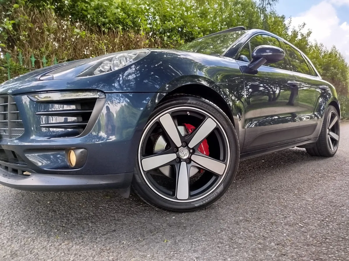 Porsche Macan 2015  ROUGE TURBO.  BIG BHP - Image 2