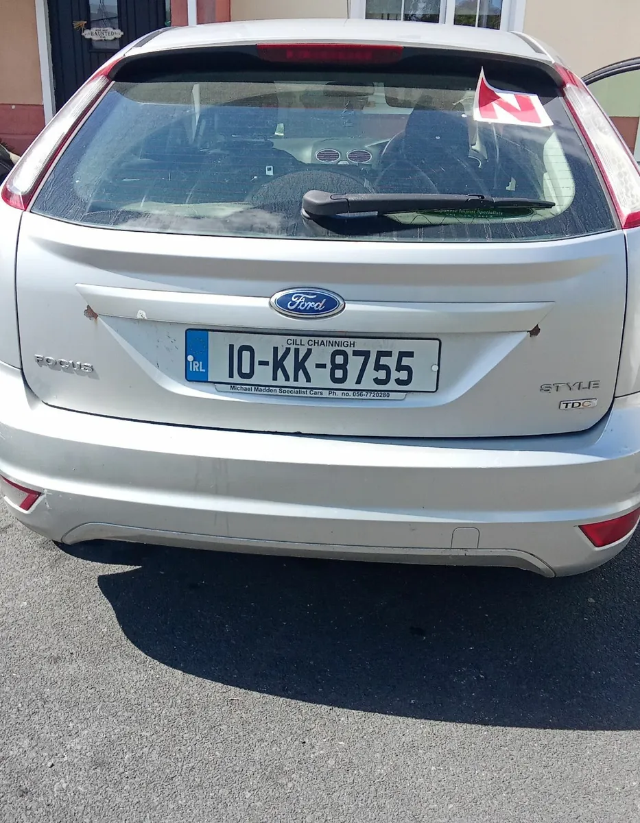 Ford Focus 2010 - Image 2