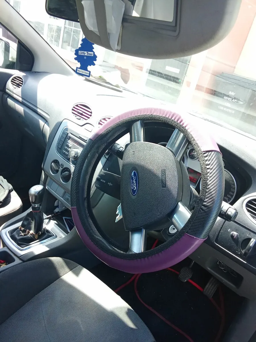 Ford Focus 2010 - Image 3