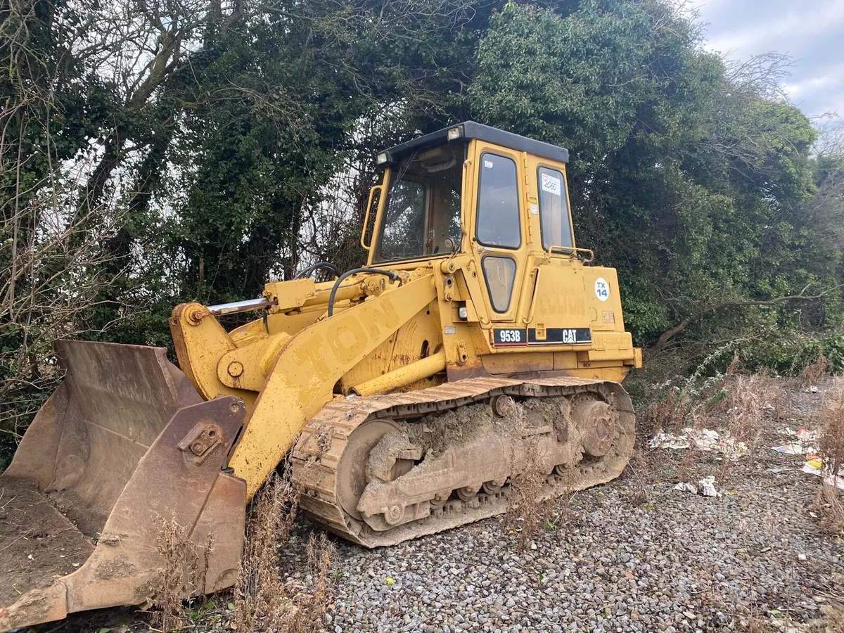 JCB 3cmark 3 power train - Image 1