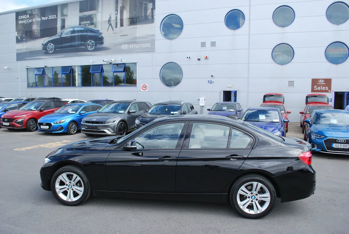 BMW 3-Series 2017 - Image 2