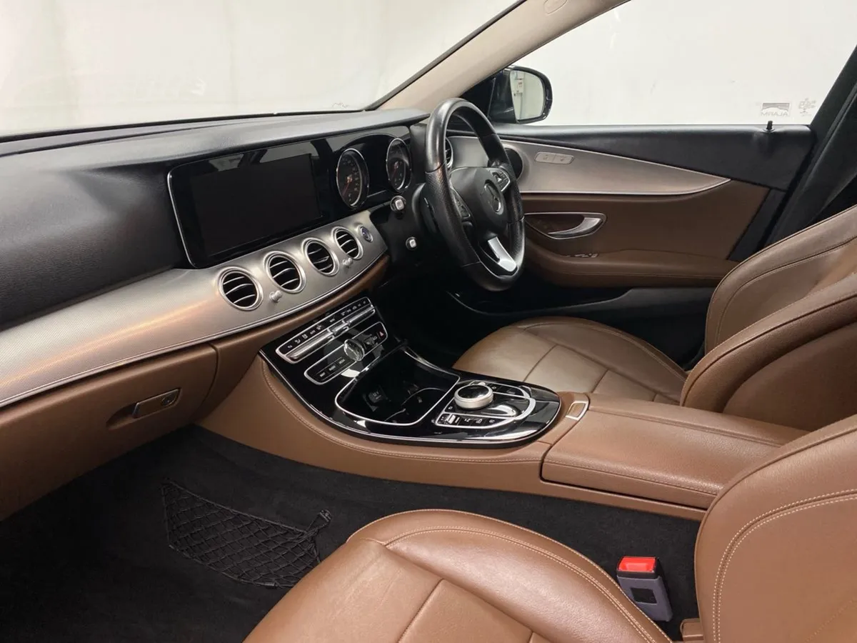 Mercedes-Benz E-Class E 220 D Avantgarde A/T - Image 3