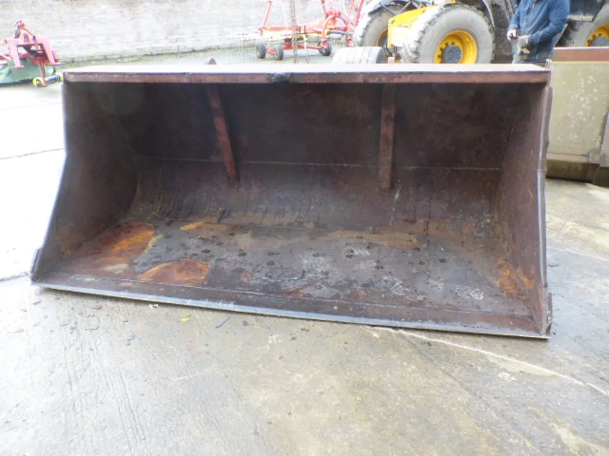 Large Capacity 8FT Loader Bucket - Image 2