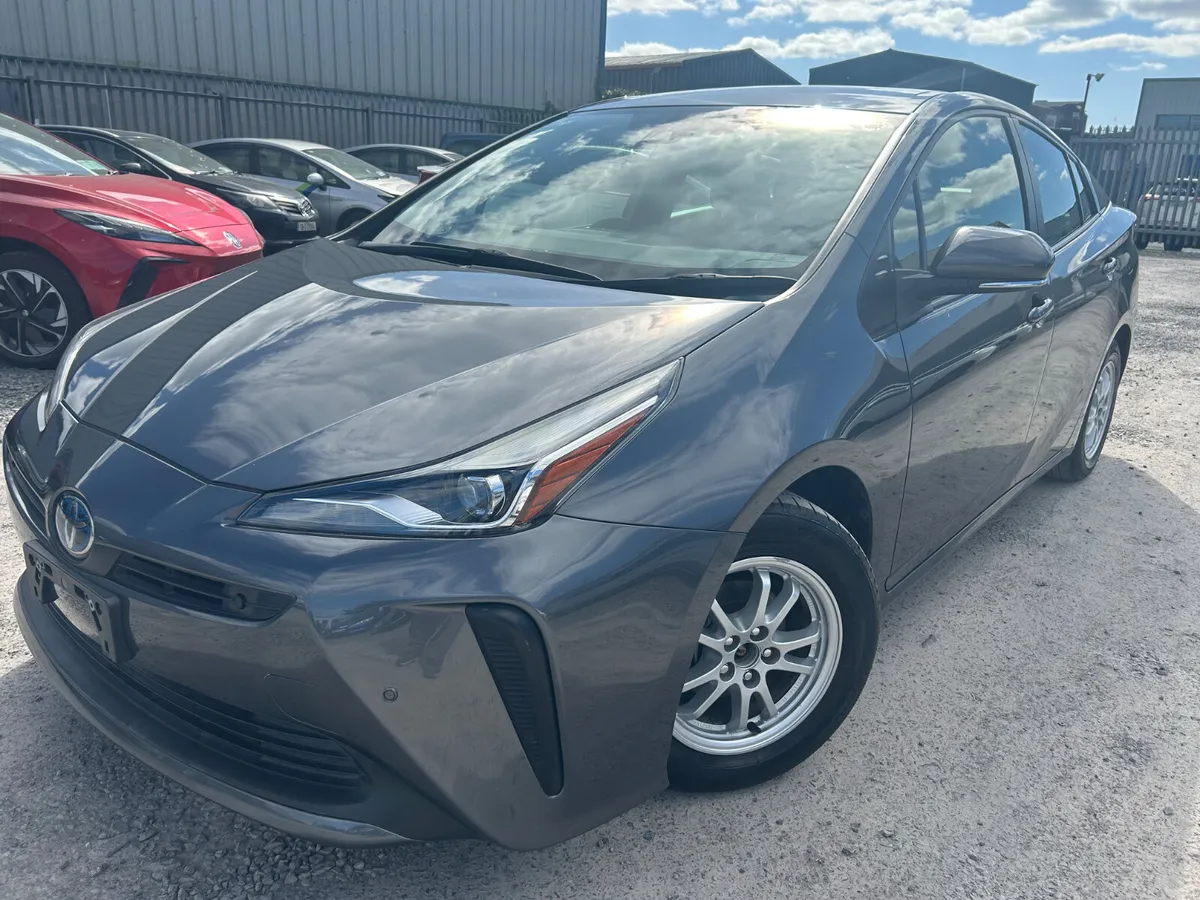 2022 Toyota Prius hybrid autoamtic SELF CHARGE - Image 2