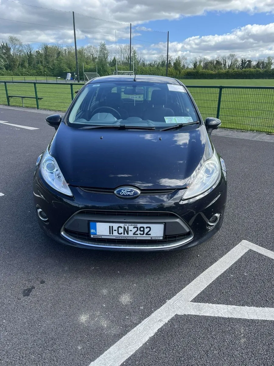 2011 Black Ford Fiesta - Image 2