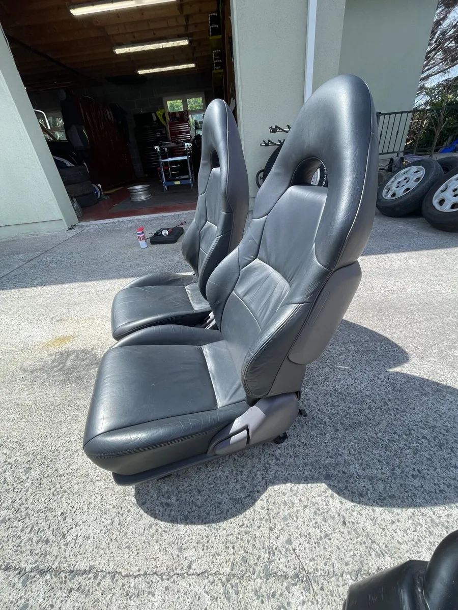 Toyota hilux surf seats - Image 2