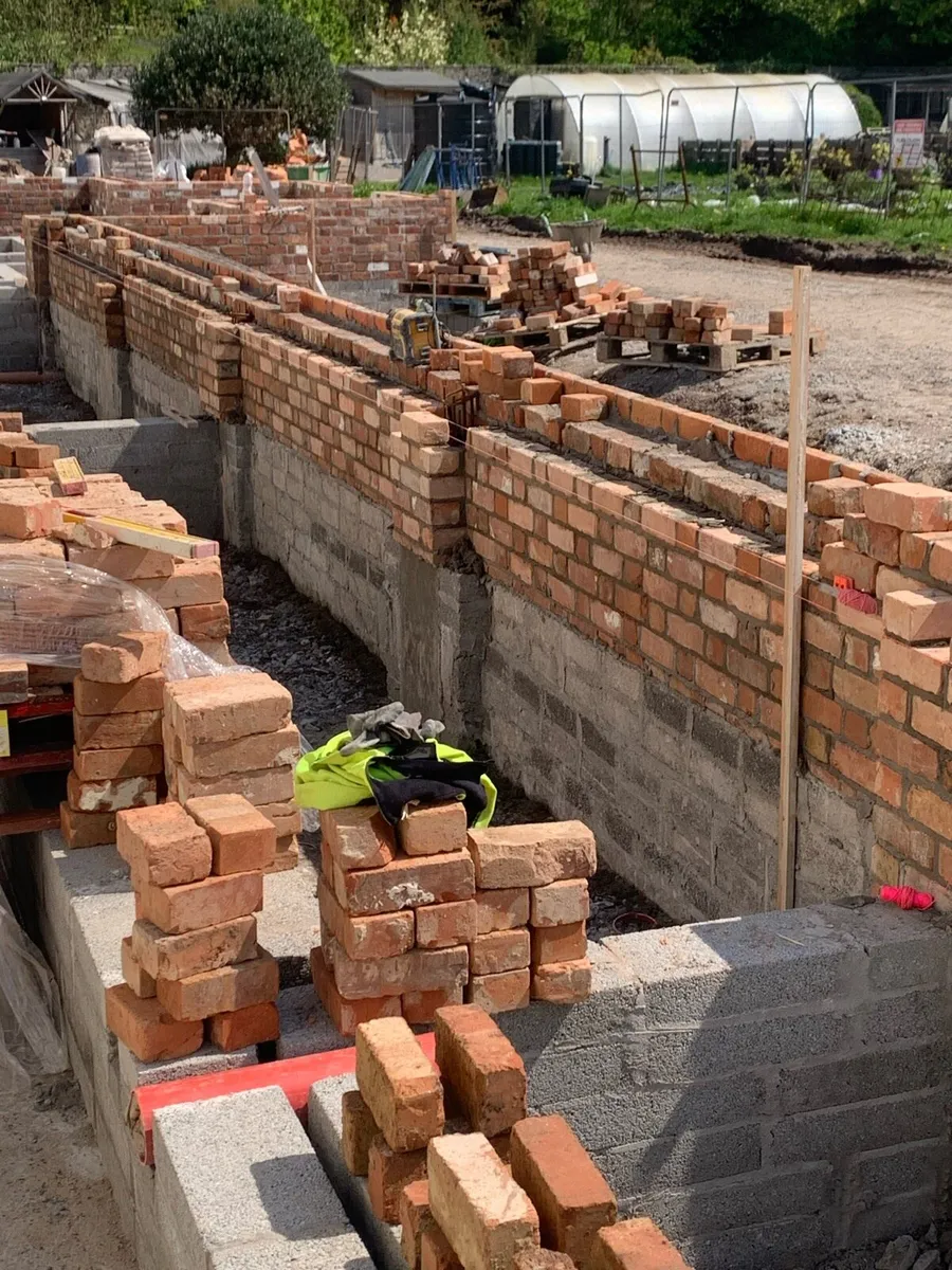 Bricklaying-blocklaying. - Image 2