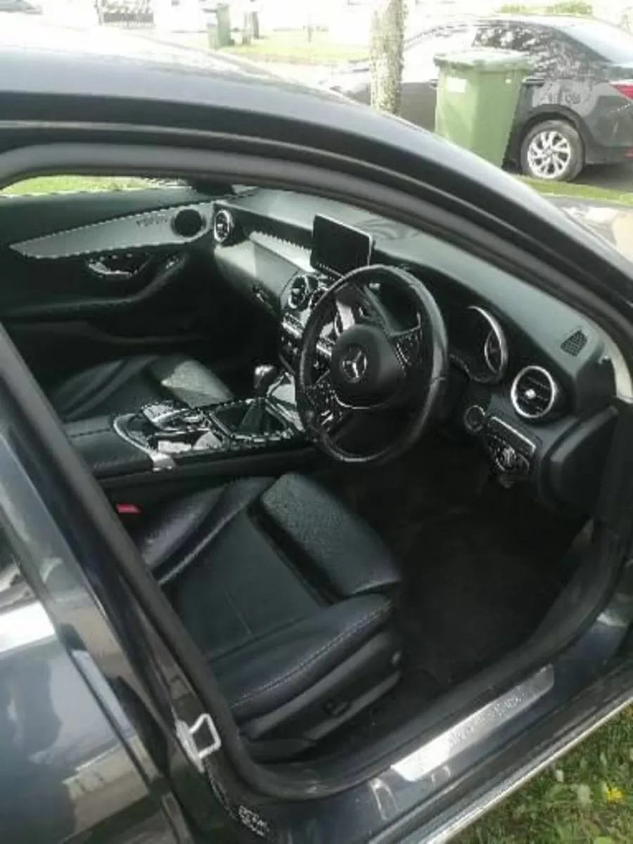 Mercedes-Benz C-Class 2016 - Image 2