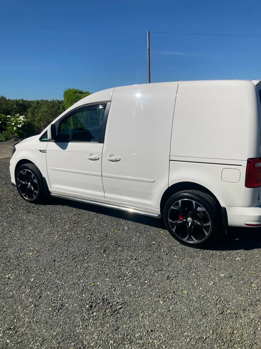 2019 Volkswagen Caddy Van - Image 4
