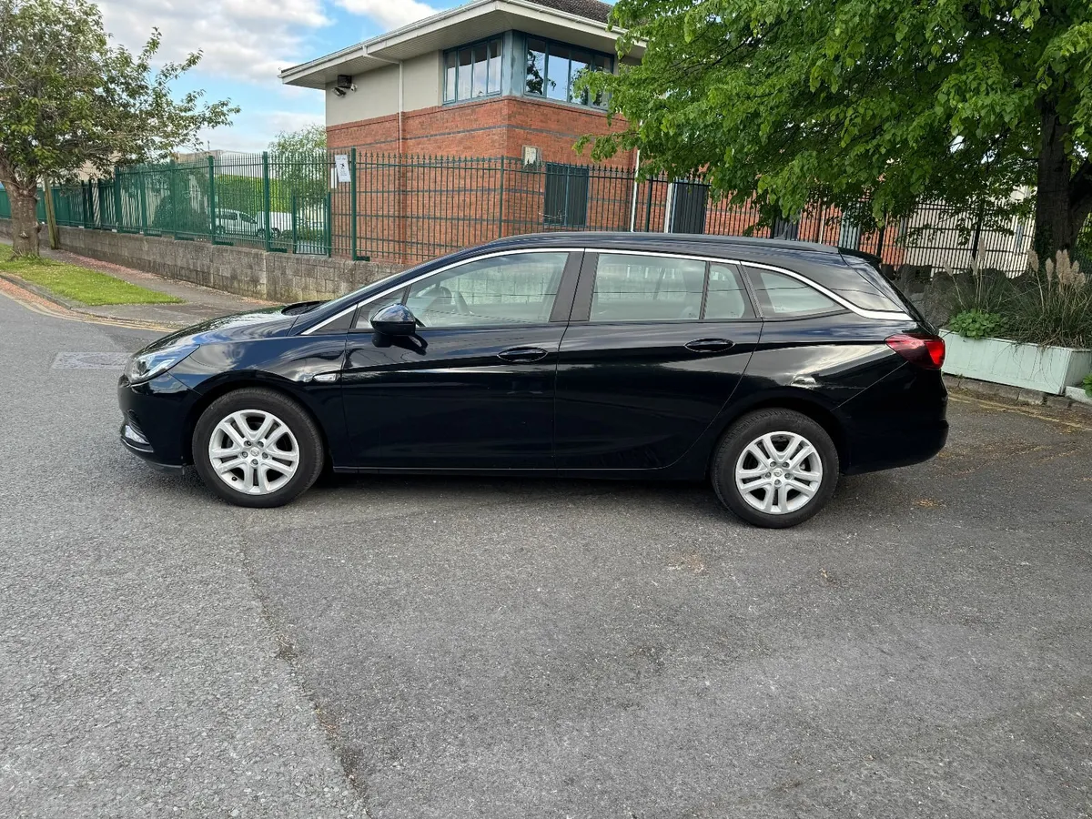 Opel Astra 2017 - Image 3