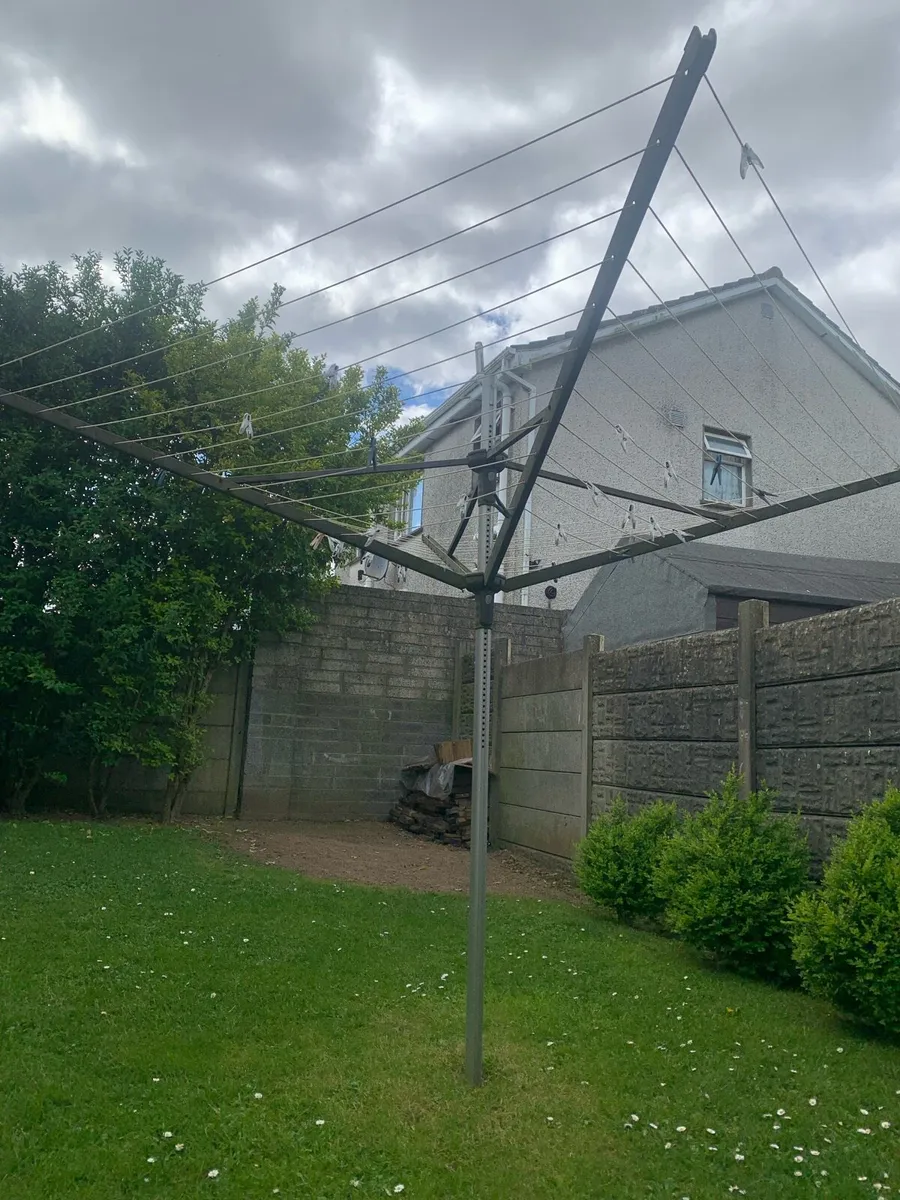 Clothes line - Image 1