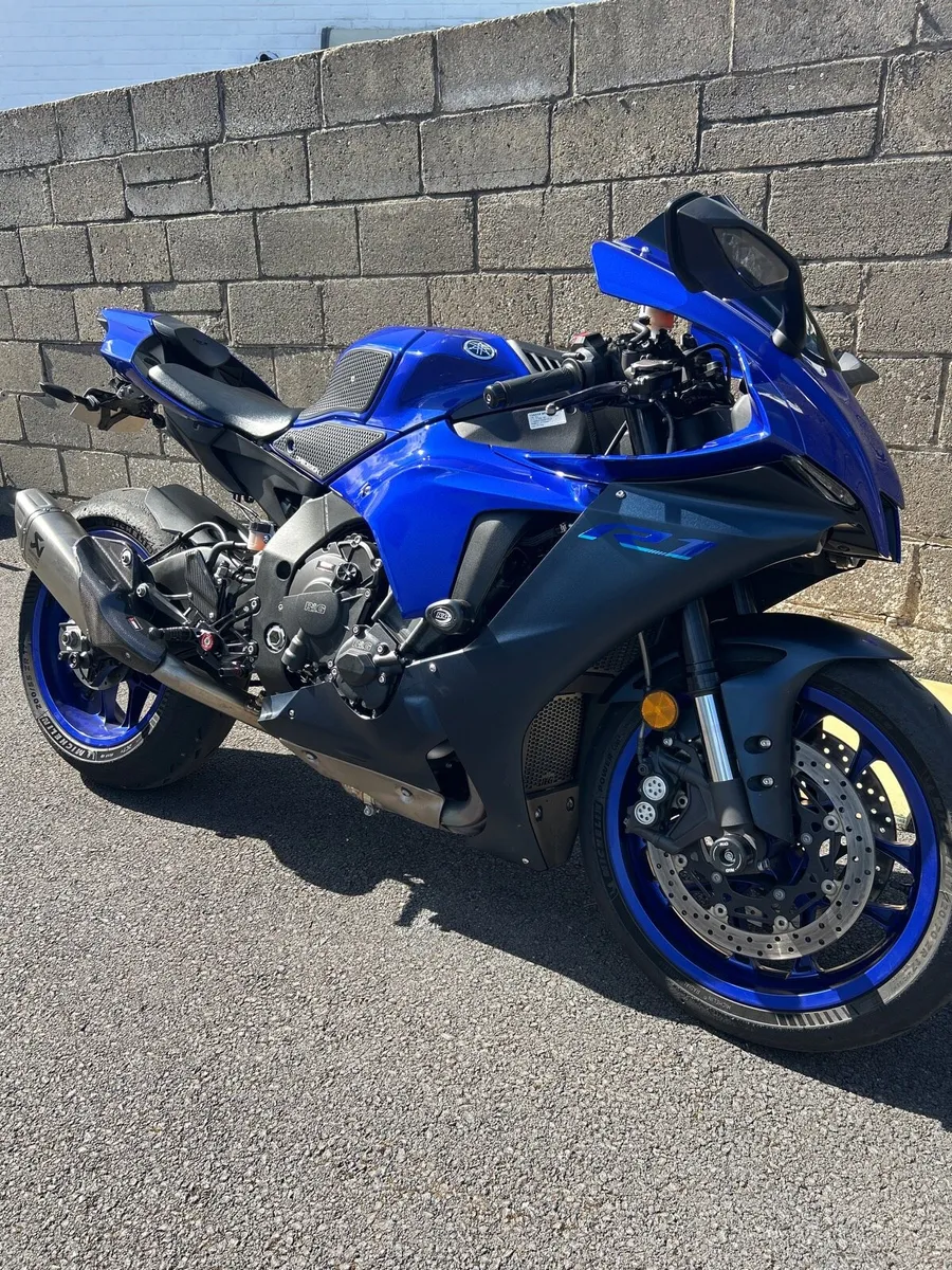 2023 Yamaha R1 - Image 1