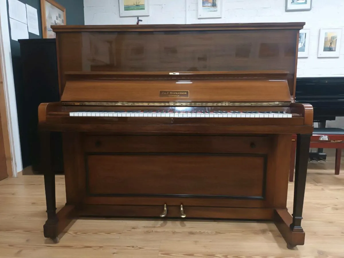 SALE | 1930 Hopkinson | Beautiful Walnut Case - Image 1