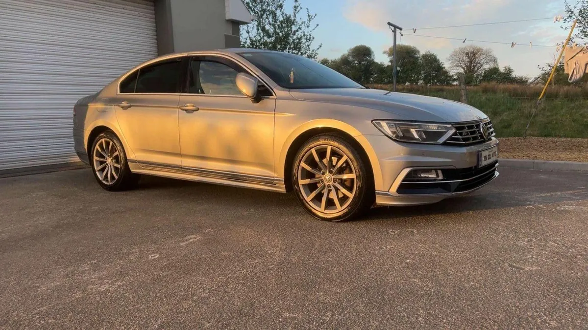 Volkswagen Passat 2015 - Image 1
