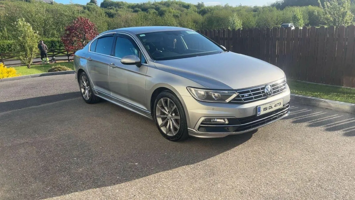 Volkswagen Passat 2015 - Image 2