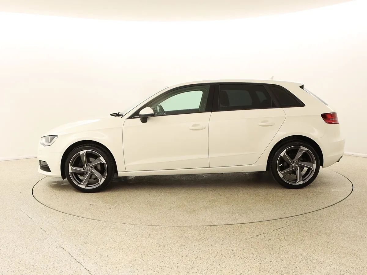 2015 AUDI A3 SE 1.6 TDI 110 BHP BLACK EDITION STYL - Image 4