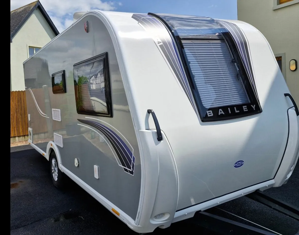 2023 BAILEYS Discovery D4-4 Caravan *with EXTRAS* - Image 1