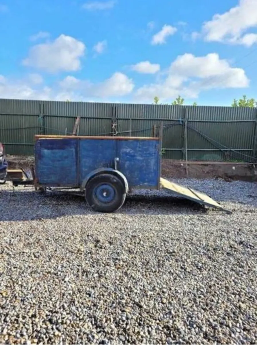 8x4 solid little trailer  Steel frame wooden sides - Image 1