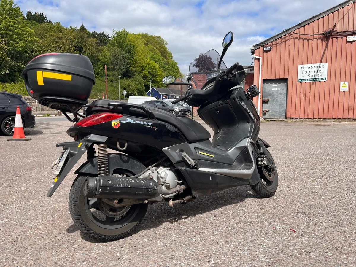 Yamaha xmax 250 - Image 2