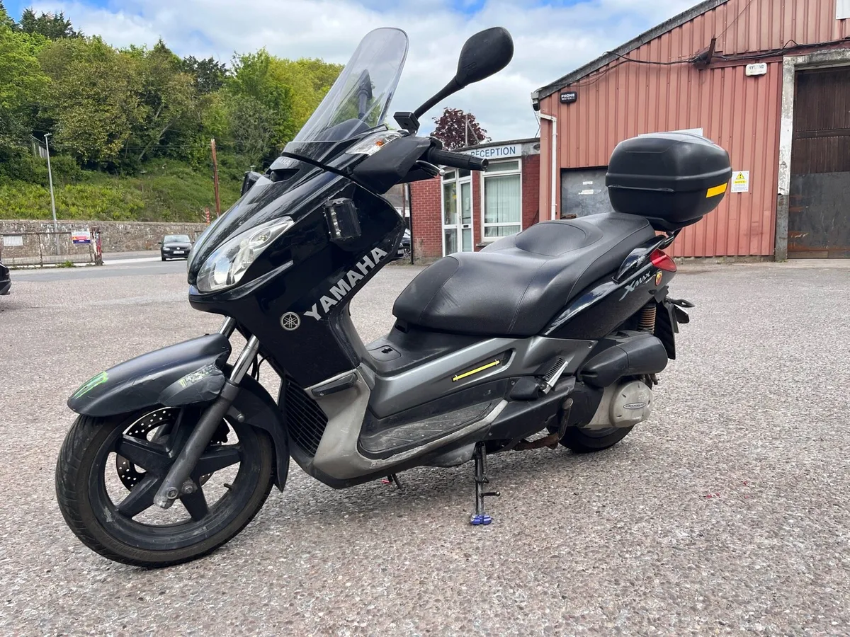 Yamaha xmax 250 - Image 4