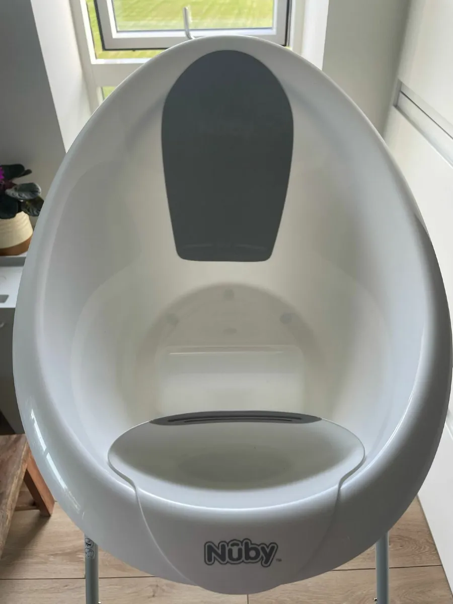 Nuby Sit Me Up Bath - Image 1