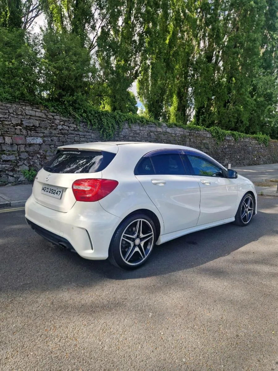 MERCEDES BENZ A CLASS A180 5 DR AUTOMATIC - Image 1