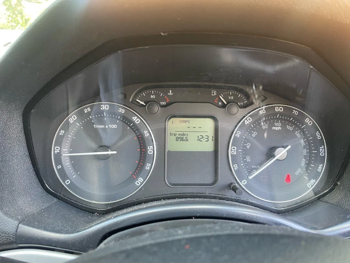 Skoda car - Image 2