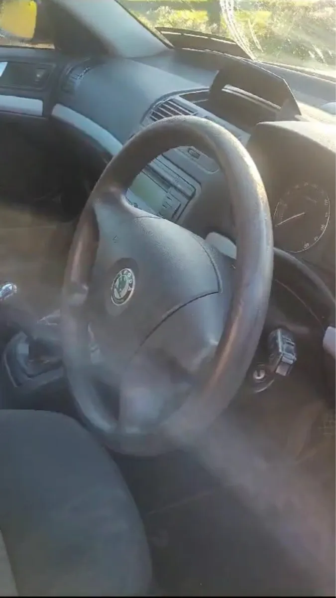 Skoda car - Image 4
