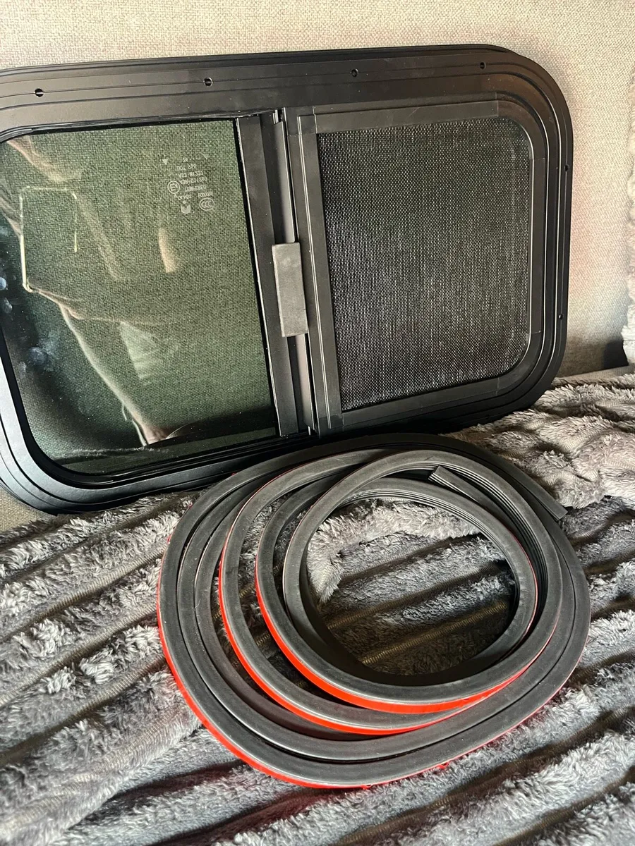 Bunk windows for a van - Image 2