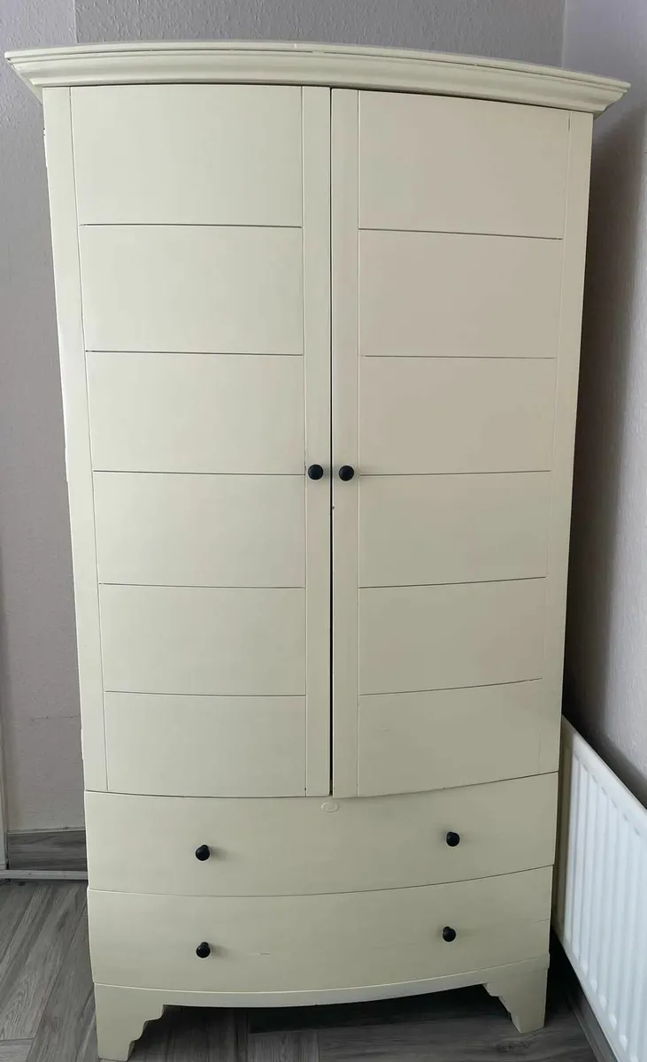 Solid wood bedroom furniture set - Image 4