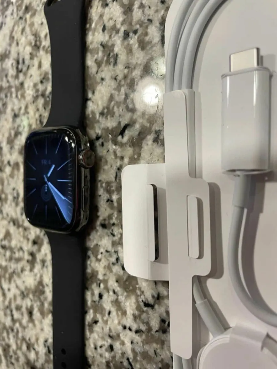 Apple Watch Series 8 45mm - Image 1