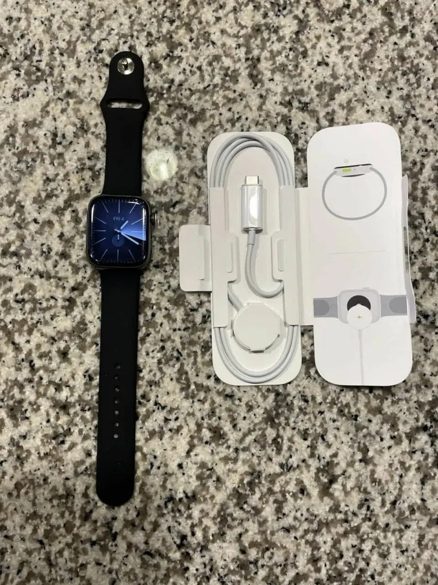 Apple Watch Series 8 45mm - Image 2
