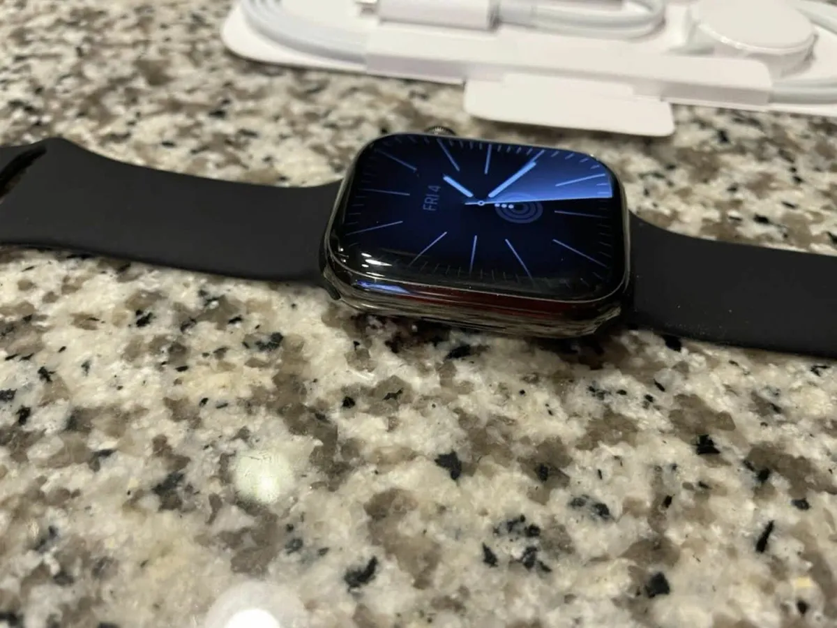 Apple Watch Series 8 45mm - Image 3