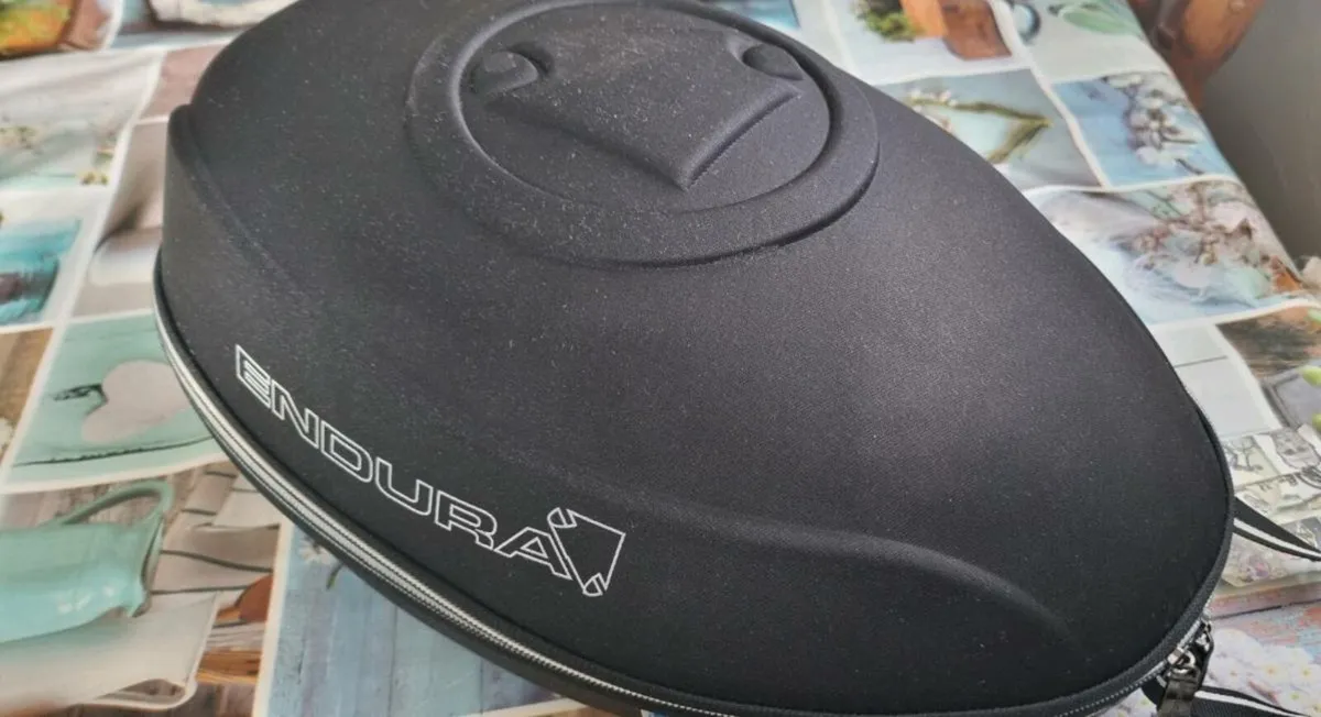 Endura Time Trial/Road Helmet Hard Case - Image 1