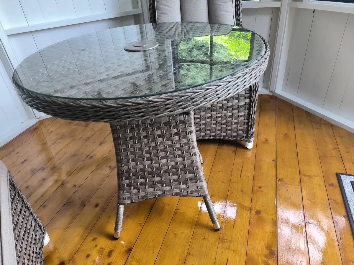bistro table - Image 1
